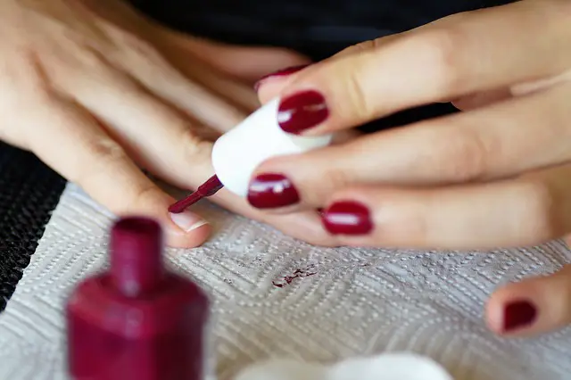 beauty hacks to paint your nails with vaseline
