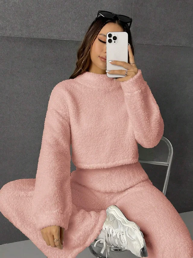 a woman taking a selfie in a Drop Shoulder Fuzzy Material Two Piece Set