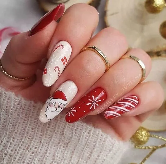 Aena Christmas Nails