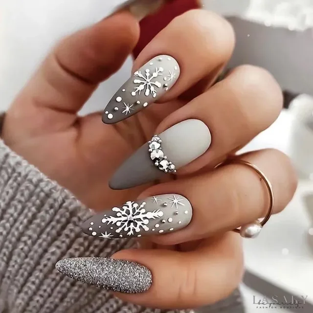 Christmas wear nail art