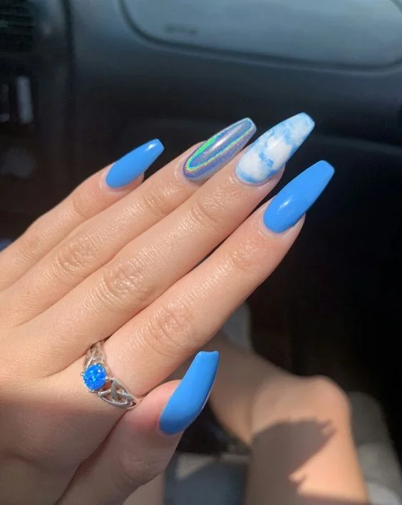 light and dark blue nails